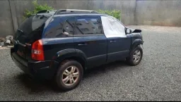 SUCATAHyundai Tucson 2007 2.0 Gl 4x2 5p  PARA RETIRADA DE PEÇAS